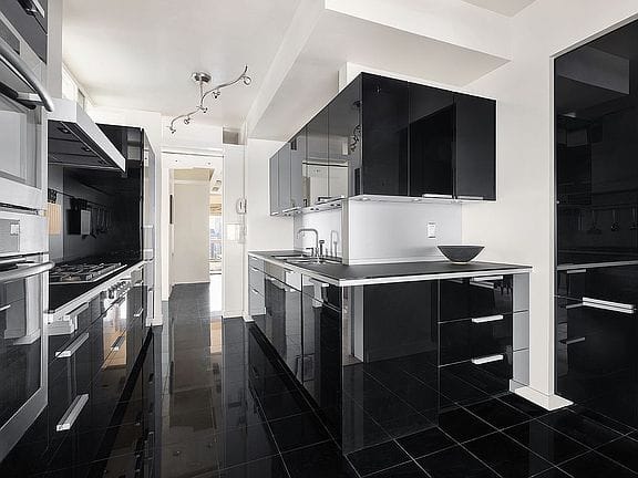 3-bedroom apartment in Upper East Side 10