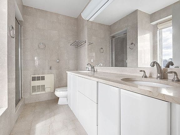 3-bedroom apartment in Upper East Side 12