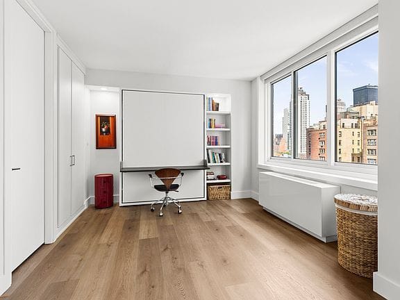 2-bedroom apartment in Midtown East 6