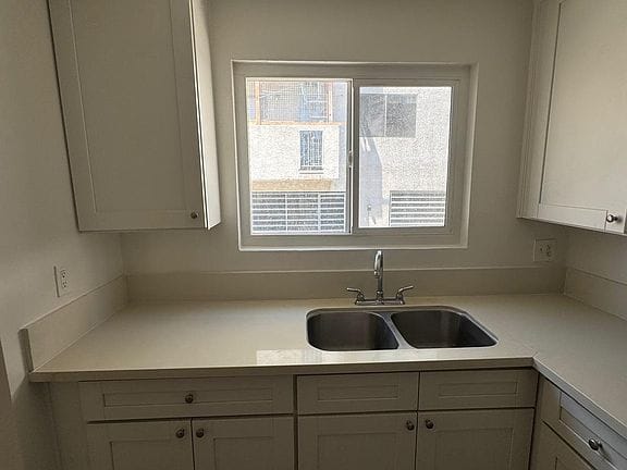 2-bedroom apartment in Hollywood 4
