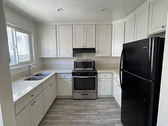 2-bedroom apartment in Hollywood 12