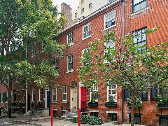 1-bedroom apartment in Washington Square West 2
