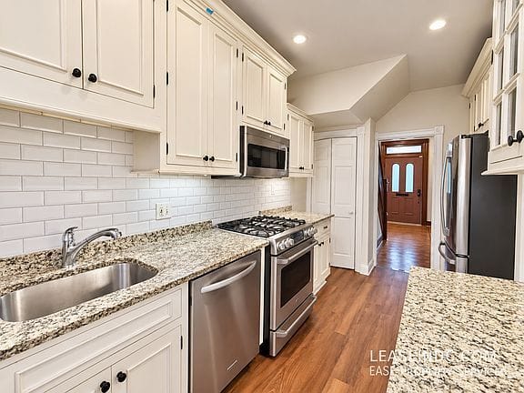 3-bedroom apartment in Eckington 12