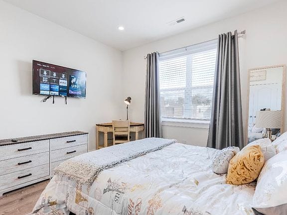 2-bedroom apartment in Hartranft 3