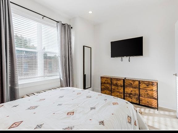 2-bedroom apartment in Hartranft 8