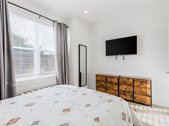 2-bedroom apartment in Hartranft 12