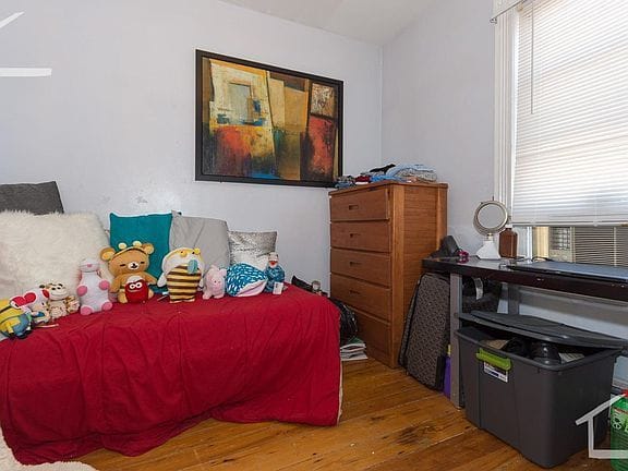 3-bedroom apartment in Mission Hill 5