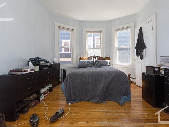 3-bedroom apartment in Mission Hill 6