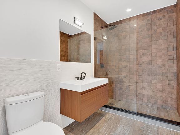 2-bedroom apartment in Long Island City 4
