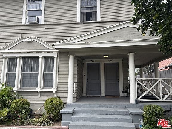 2-bedroom apartment in Pico-Union 1