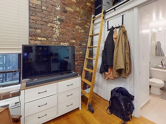 Studio apartment in Little Italy 4