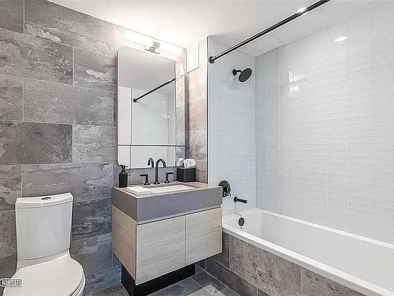1-bedroom apartment in Greenpoint 6