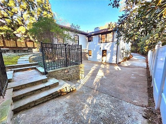 6-bedroom apartment in ATLANTA 9