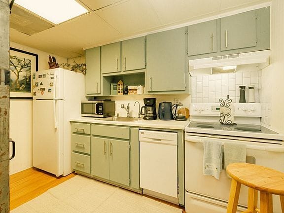 1-bedroom apartment in Atlanta 11