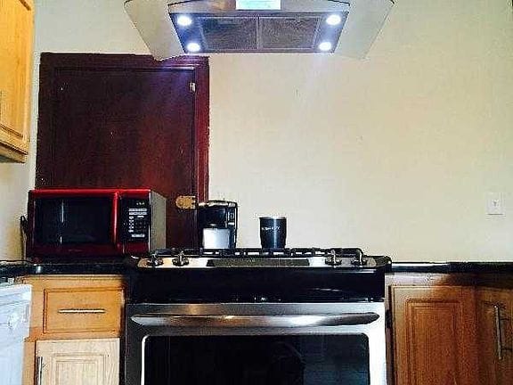 6-bedroom apartment in Mission Hill 2