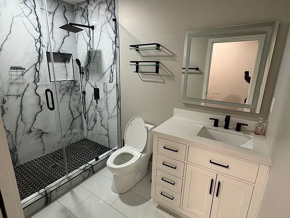 3-bedroom apartment in Venetian Hills 7