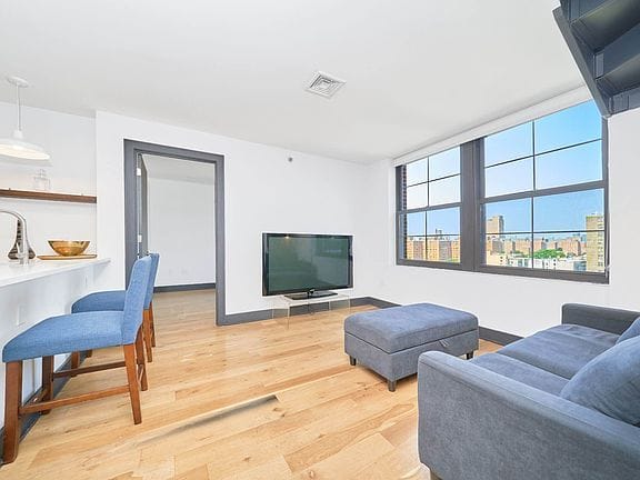 2-bedroom apartment in Spanish Harlem 2