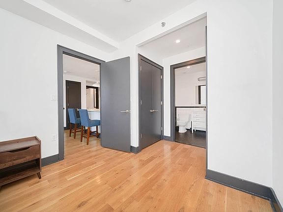 2-bedroom apartment in Spanish Harlem 5