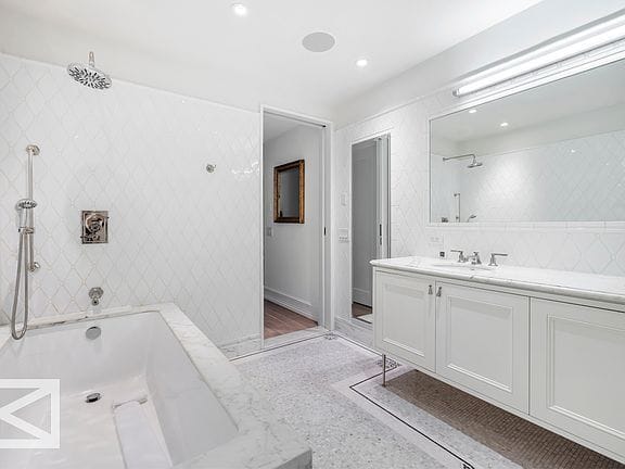 2-bedroom apartment in Midtown West 10