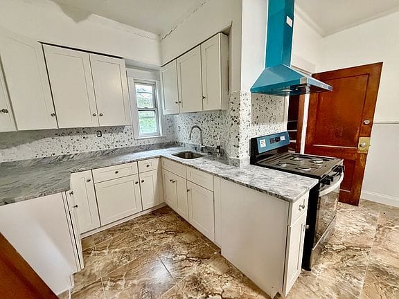 3-bedroom apartment in Dorchester 3