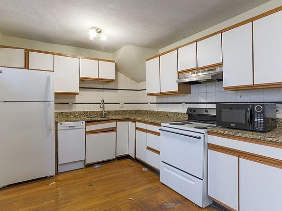 2-bedroom apartment in South End 2