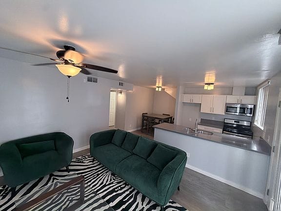 2-bedroom apartment in Hollywood 6