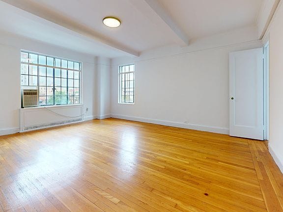 Studio apartment in West Village 2