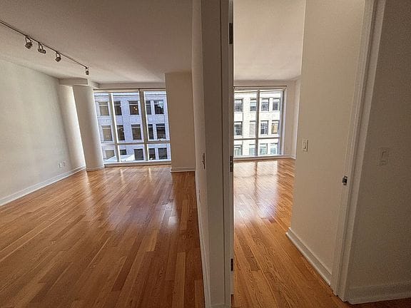1-bedroom apartment in Chelsea 9