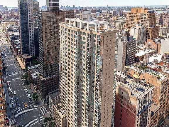 1-bedroom apartment in Chelsea 12