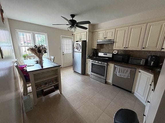 1-bedroom apartment in East Elmhurst 3