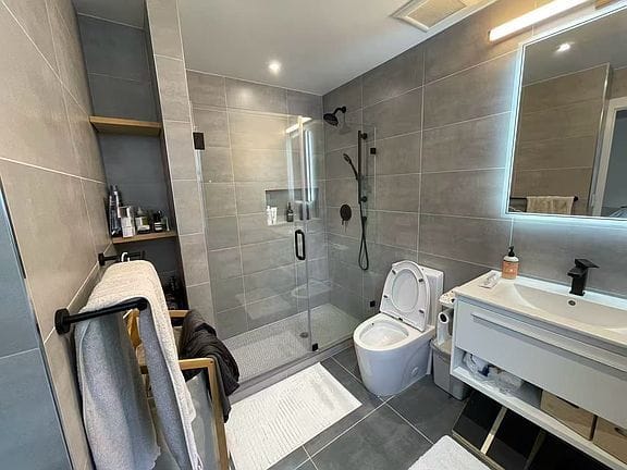2-bedroom apartment in Bayside 6