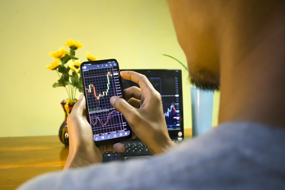 Pantau Pasar Naik Turun Bikin Capek? Ini Tips dan Trik Investasi Reksadana Saham 