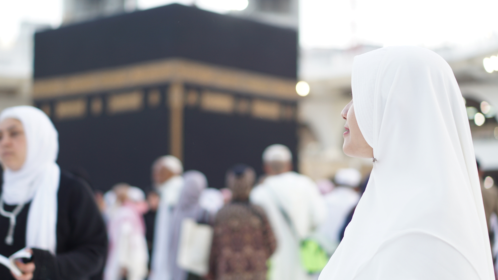 Arab Saudi Bolehkan Perempuan Umroh Tanpa Mahram, Ini Cara Siapkan Modal ke Tanah Suci