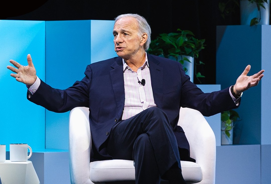 Ray Dalio Sarankan Investor Tempatkan 15% Portofolio Investasinya di Emas