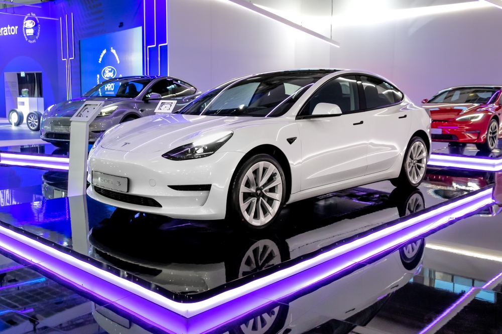 Harga Emas 1 Kg 30 Tahun Lalu Setara 1 Mobil Kijang, Sekarang Bisa Beli BYD atau Tesla?