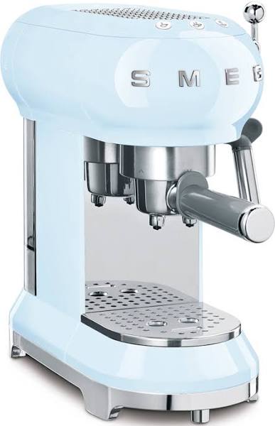 Smeg ECF01PBEU espressomaskin. pastellblå 