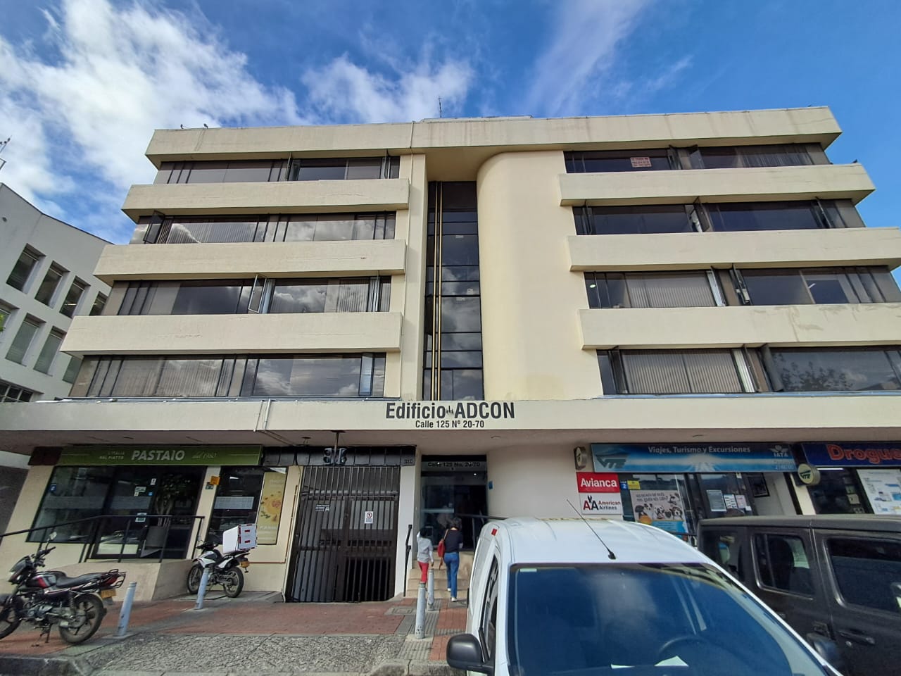 Consultorio en Arriendo en SANTA BARBARA (USAQUÉN) Imagen principal de consultorio