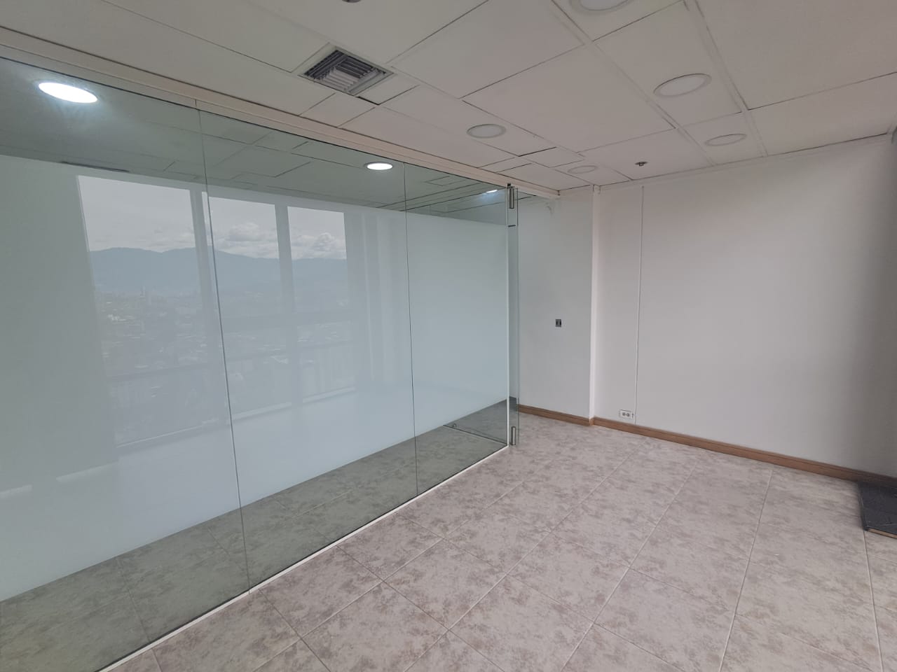 Imagen de Oficina en arriendo en Antioquia, MEDELLÍN, LA CANDELARIA