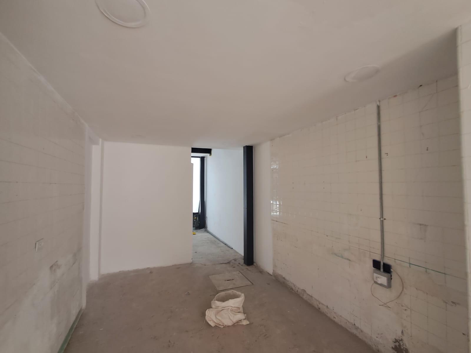 Local en Arriendo en LAURELES Imagen de local 2