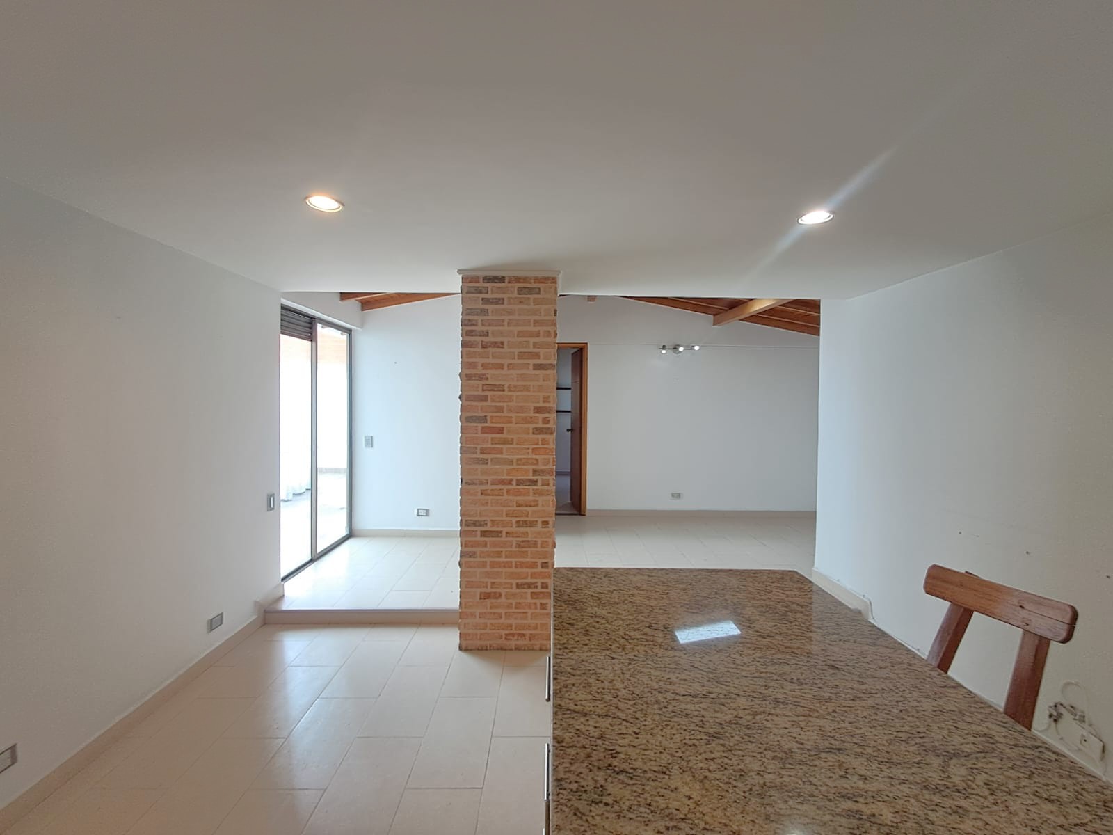 Apartamento en Arriendo en LAURELES Imagen de apartamento 3