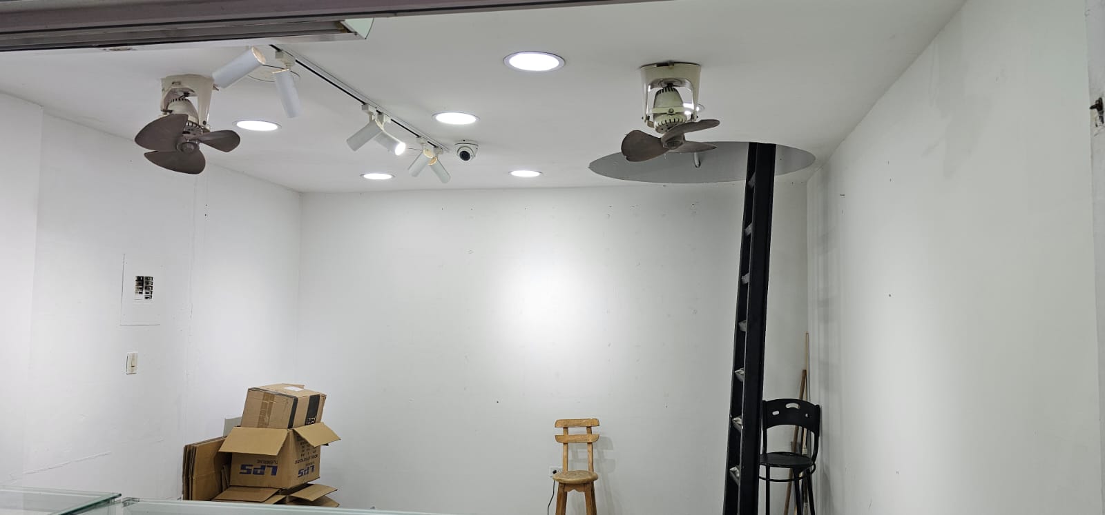 Local en Arriendo en EL ROSARIO Imagen de local 2