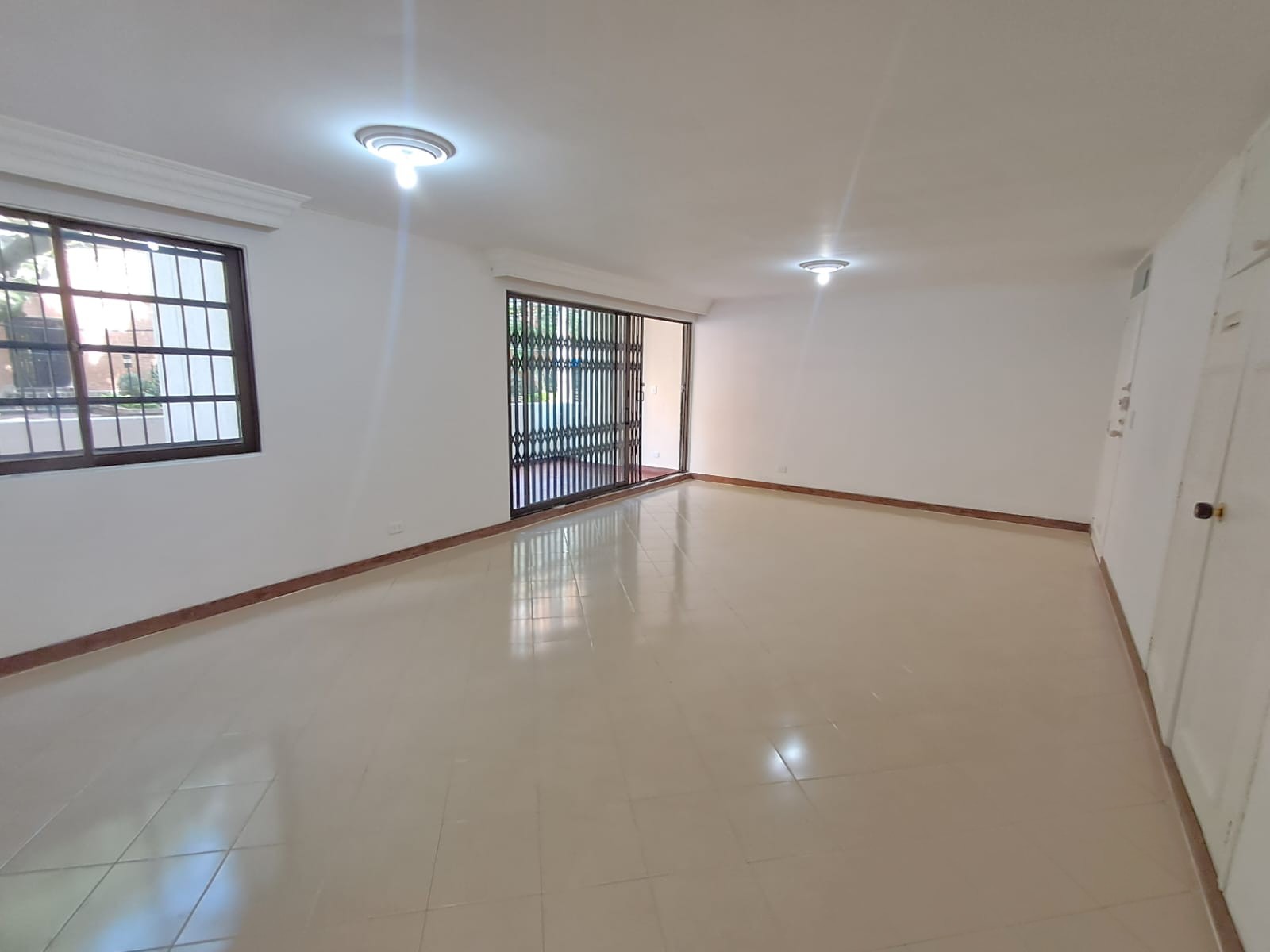 Apartamento en Arriendo en LAURELES Imagen de apartamento 1