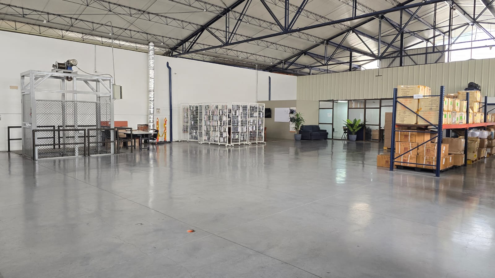 Bodega en Arriendo en LA ESMERALDA Imagen de bodega 1