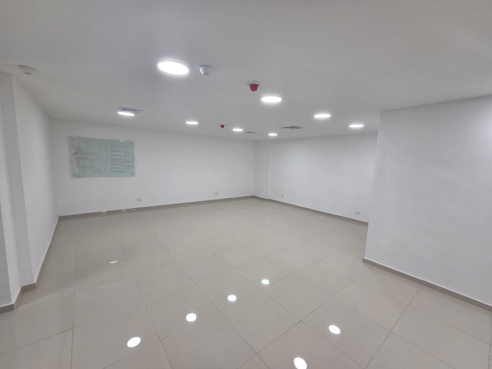 Local en Arriendo en VILLA COUNTRY Imagen de local 1