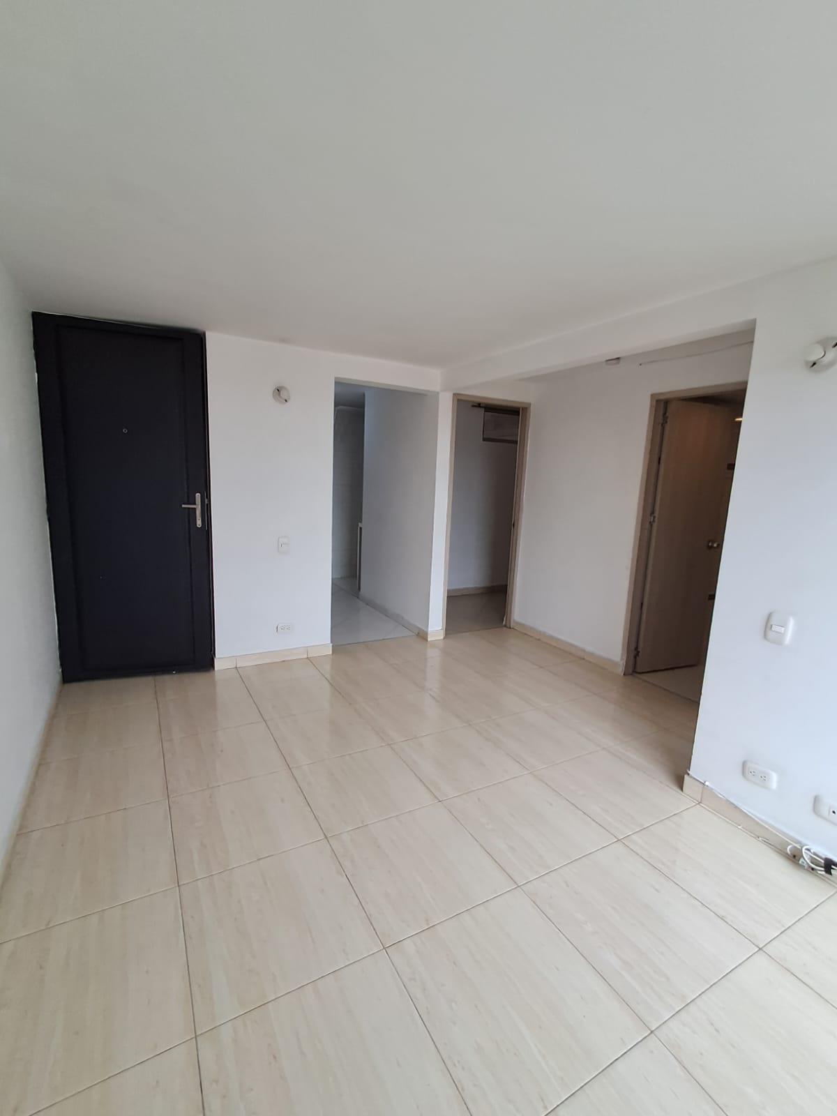 Apartamento en Arriendo en PINOS DE LOMBARDIA Imagen de apartamento 1