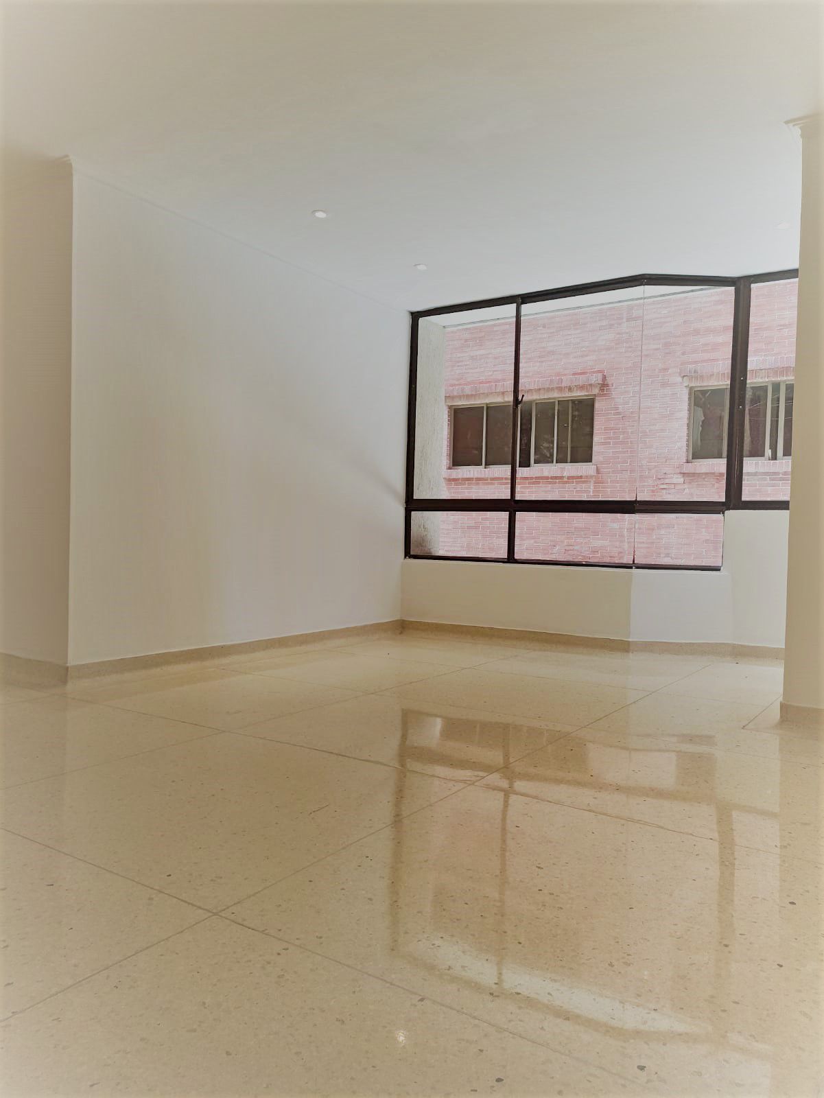 Apartamento en Arriendo en ALTAMIRA Imagen de apartamento 1