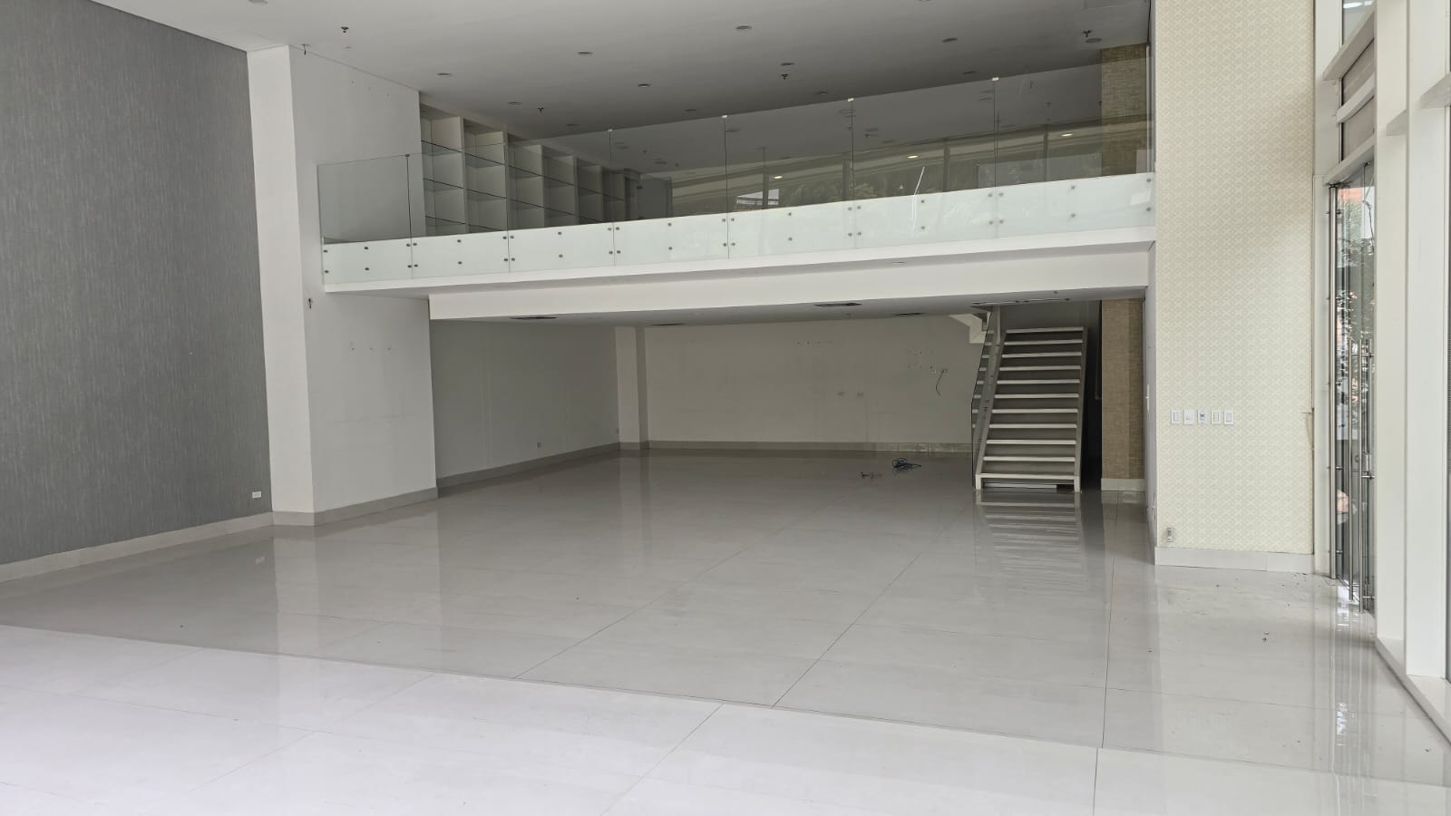 Local en Arriendo en EL POBLADO Imagen principal de local