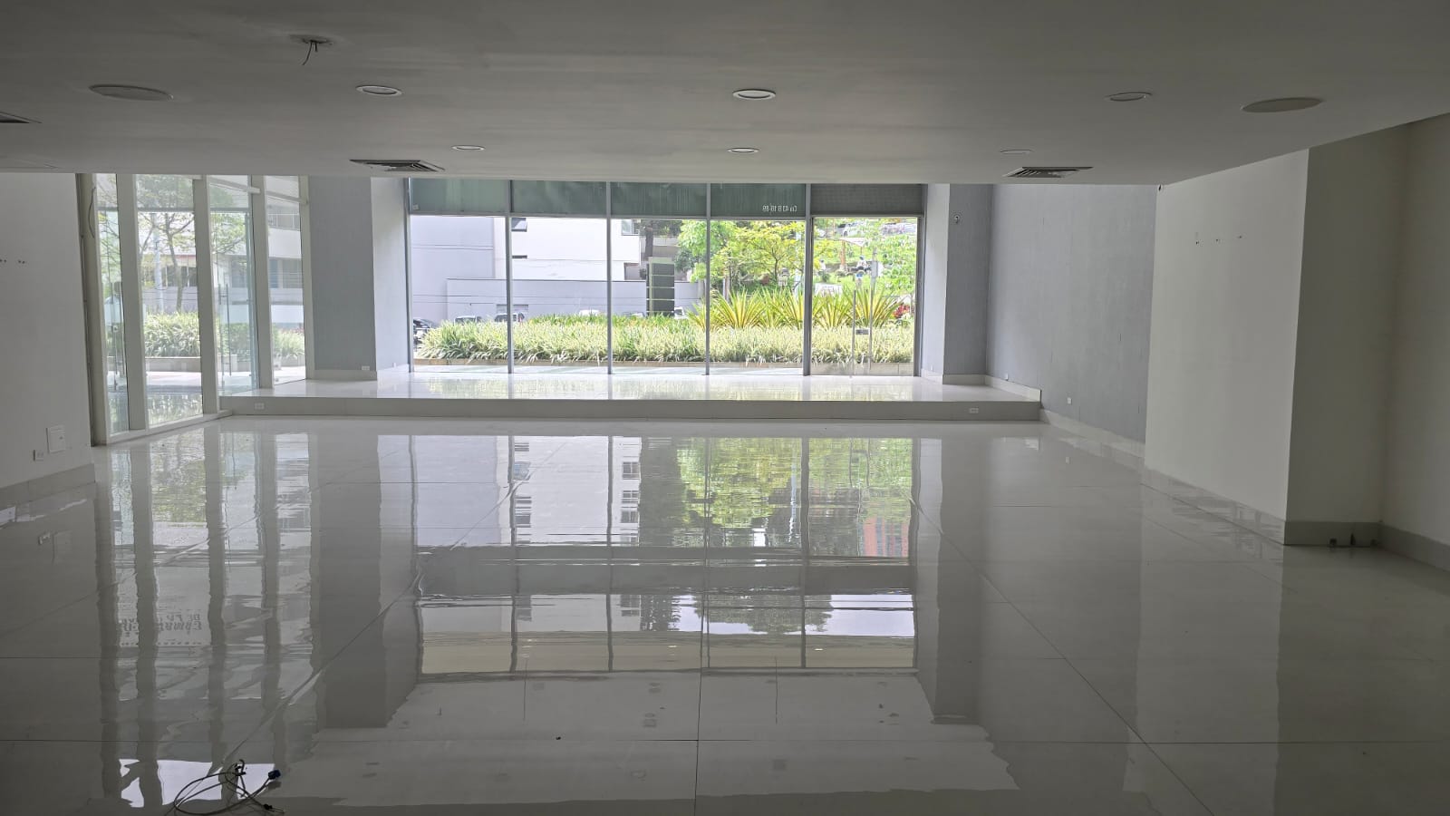Local en Arriendo en EL POBLADO Imagen de Local 5