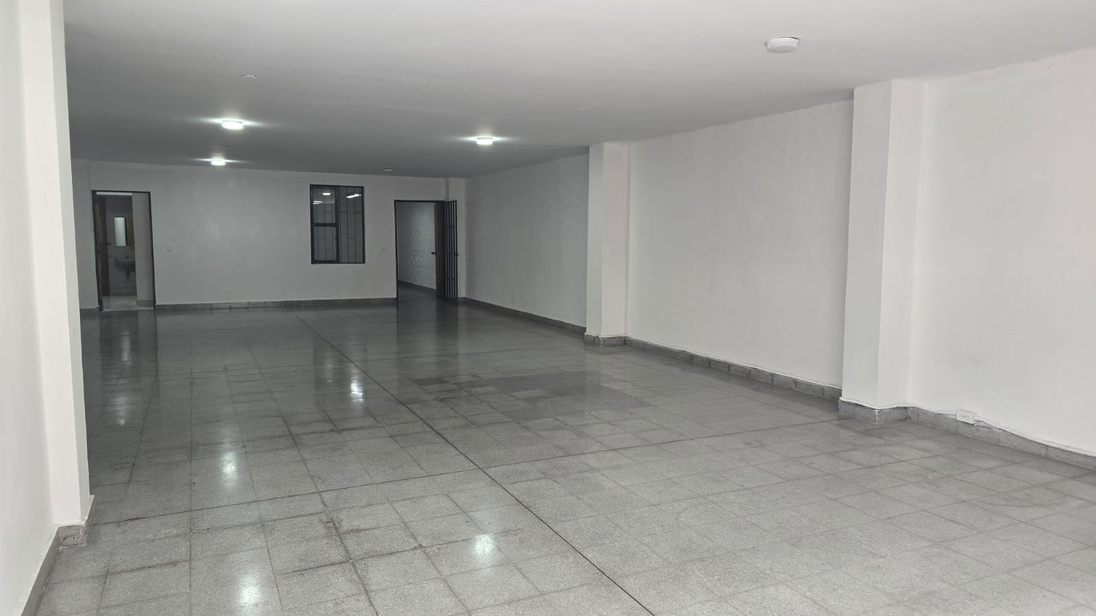 Imagen de Bodega en arriendo en Antioquia, MEDELLÍN, BARRIO COLOMBIA Imagen de Bodega en arriendo en Antioquia, MEDELLÍN, BARRIO COLOMBIA