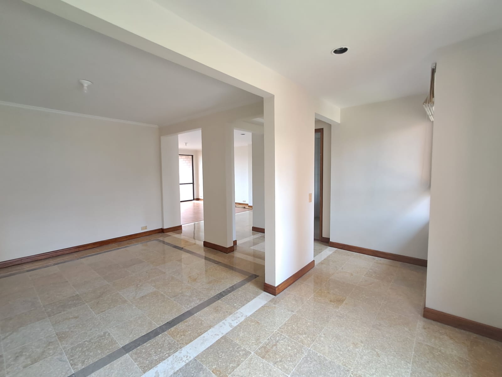 Apartamento en Arriendo en EL POBLADO Imagen de Apartamento 7